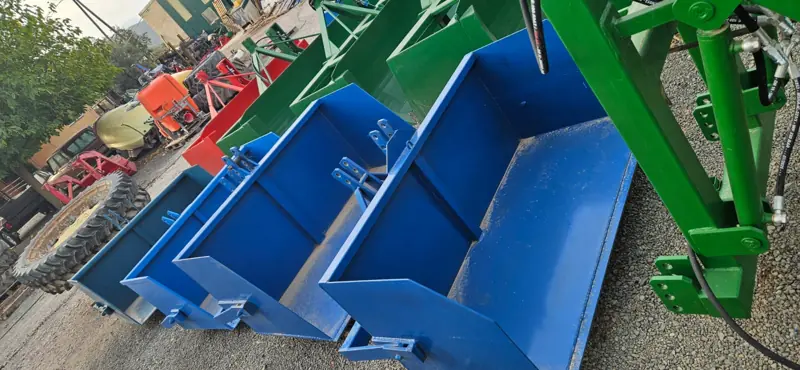Cajones de tractor azules