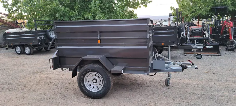 Remolque de caja alta de un eje